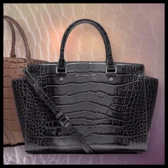 NWOT Michael Kors Large Selma Embossed Leather Bag - Picture 2 of 8